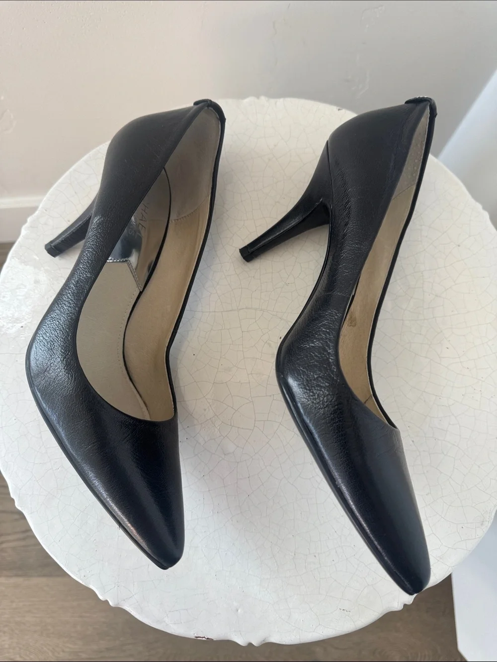 Michael Kors Black Pointed-Toe Leather Pumps Classic Special OccasionSize 7.5M